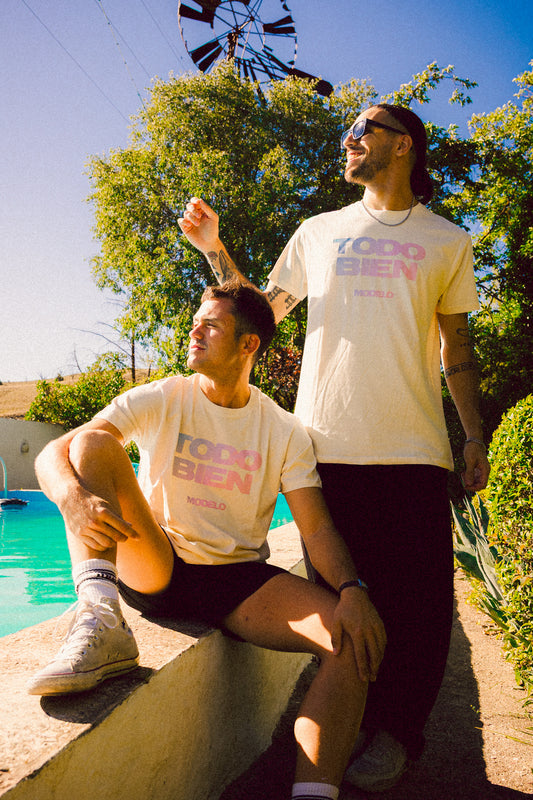 Camiseta TODO BIEN - MODELO Color