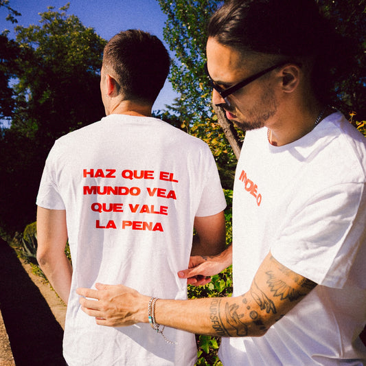 Camiseta HAZ QUE EL MUNDO VEA - MODELO Color