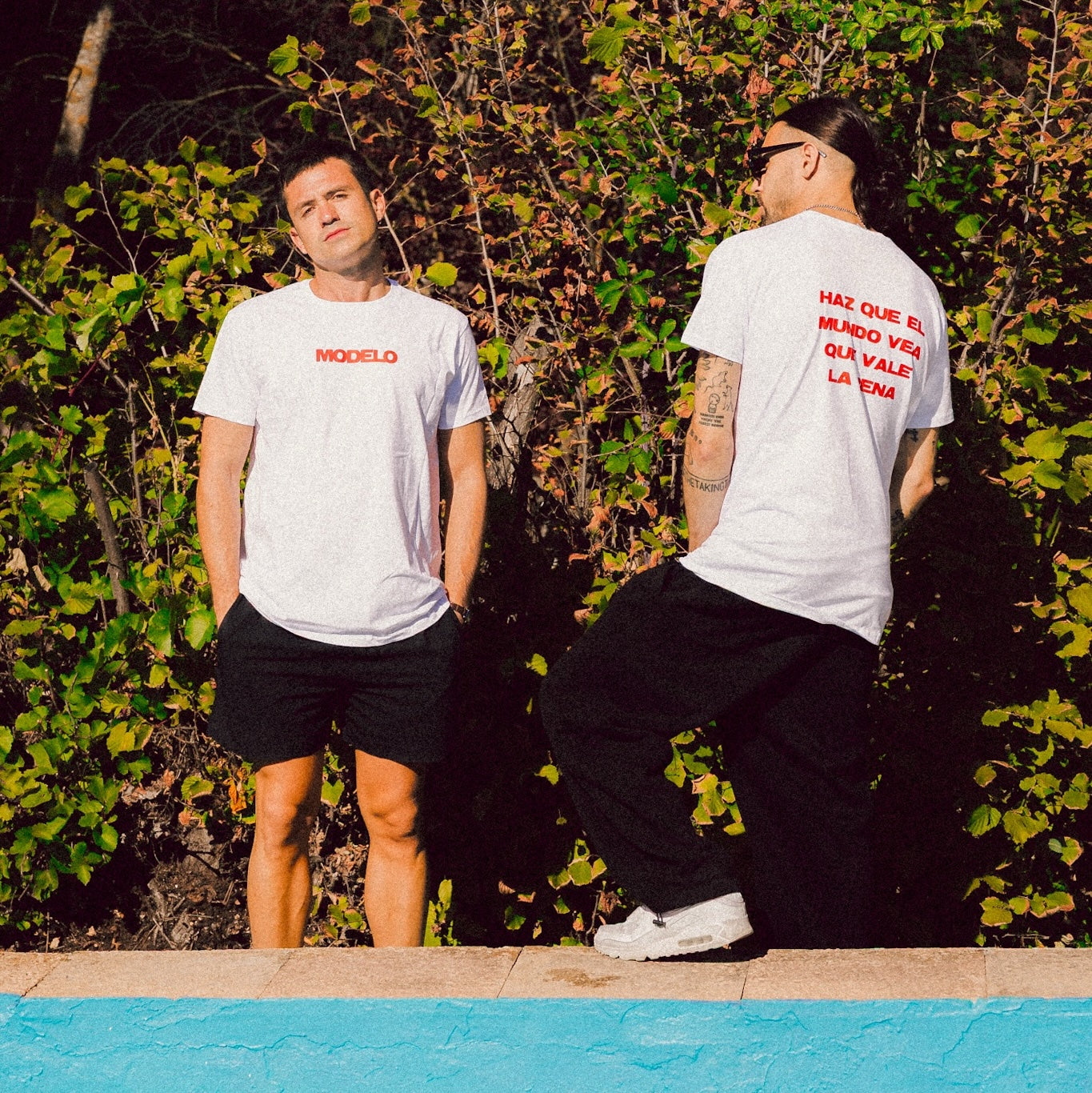 Camiseta HAZ QUE EL MUNDO VEA - MODELO Color